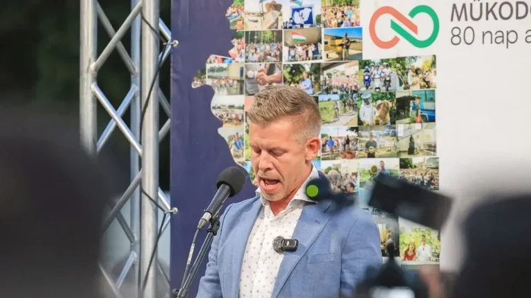 Magyar Péterékkel képtelenség együttműködni, sorra szűnnek meg a Tisza-szigetek