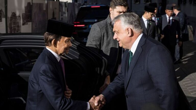 PM Orban Welcomes the Sultan of Brunei