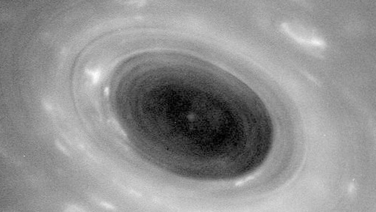 Olyan szögből láthatjuk hamarosan a Szaturnusz gyűrűit, amelyre legközelebb csak 13 év múlva lehet számítani