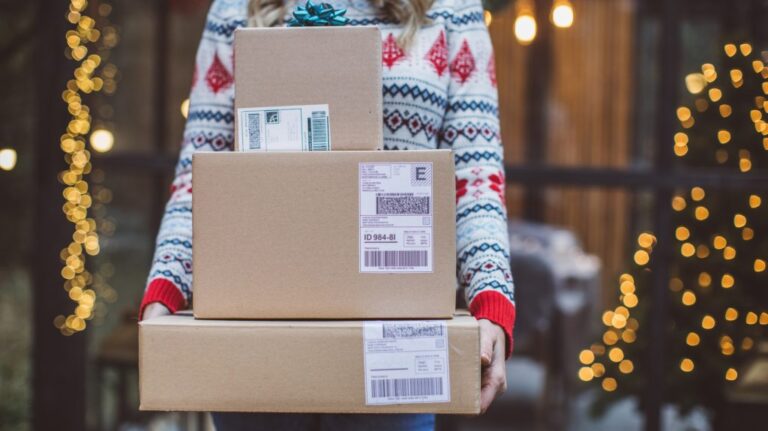Karácsonyi ajándékok: eddig érdemes leadni a netes rendelést, hogy időben megkapjuk a csomagot a posta szerint