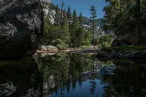 Túrázás amerikai módra a Yosemite Nemzeti Parkban szájba robbanó visszapillantó tükörrel
