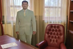 Kartonpapír mását hagyta maga után az irodában az agárdi gyógyfürdő leváltott igazgatója