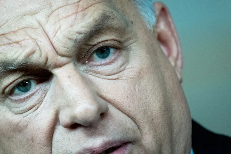 A Politico szerint magyar vétóveszély megkerülésére készülhetnek az orosz vagyont használó ukrán hitel miatt