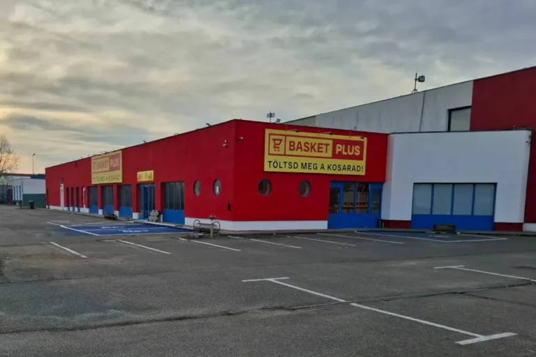 Russian discount chain opens long-awaited first store in Hungary