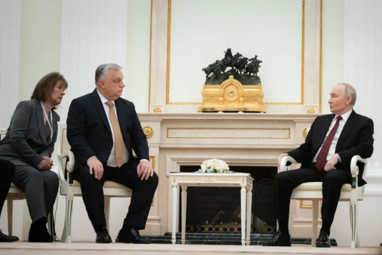 Akkorára nőtt a feszültség a Moszkvában fordító magyar tolmács egyesületében, hogy lemondott az elnök