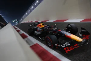 Verstappen behúzta az év utolsó időmérőjét, de Norris közelebb a vb-címhez