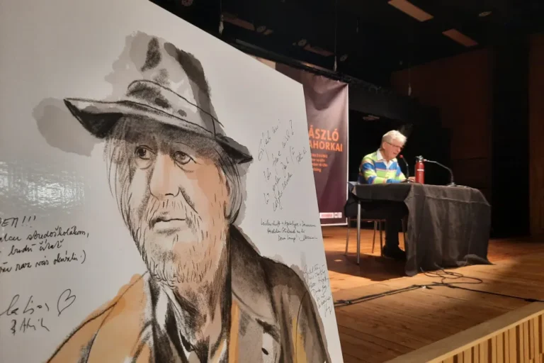 Megnéztük, milyen, amikor 30 órán át folyamatosan Krasznahorkait olvasnak fel