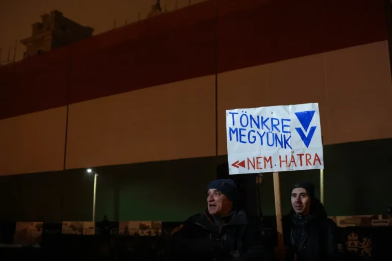 „A zsebtolvaj visszaadja a pénzed egy részét hitelre, ha elnézést kérsz” – így segítene Budapesten a kormány