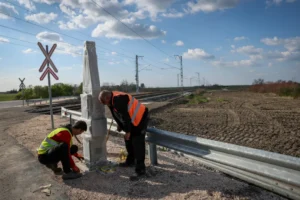 Cáfolta a MÁV Hadházy Ákos posztját, amiben arról írt, a tervezettnél sokkal lassabbak lesznek a vonatok a Budapest–Belgrád-vasútvonal magyar szakaszán