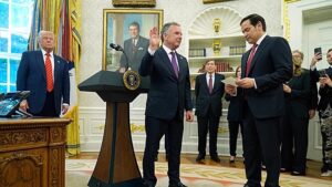 Zavarok a Fehér Házban: Trump kulcsemberei egymás diplomáciai pályáit keresztezik Ukrajna ügyében