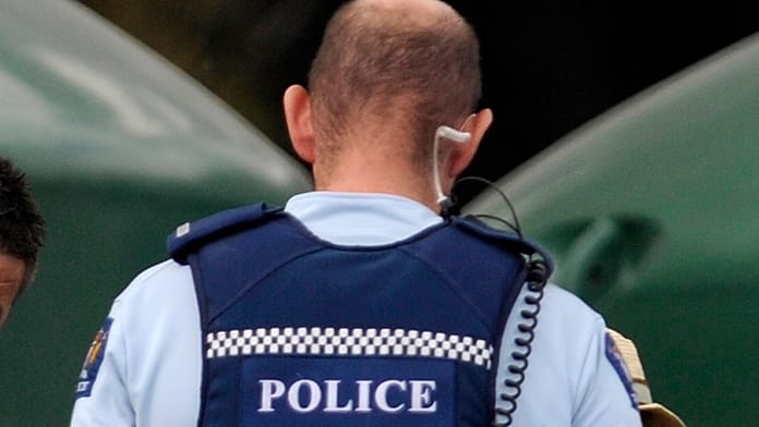 Lenyelt egy 18 ezer eurós Fabergé gyémánt medált, őrizetben az új-zélandi férfi