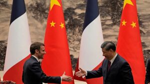 Macron Pekingben győzködi Hszit, hogy hasson Putyinra