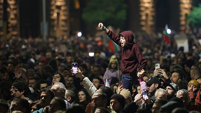 Bulgáriában erőszakossá vált szófiai tüntetés, tömegek ellenzik 2026-os költségvetési tervezetet