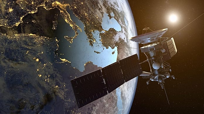 Orosz kémműholdak Németország felett: aktiválják az izraeli rakétavédelmi rendszert