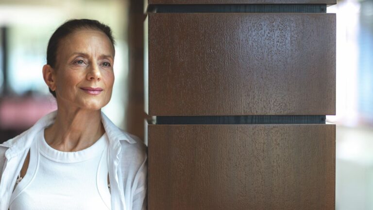 „A színház a mintha kategóriája”  – vallja Tóth Auguszta színésznő + videó