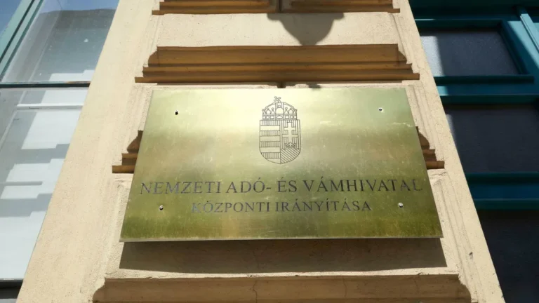 Adóellenőrök Borsodban: lecsaptak és már 10 millió forintnál járunk