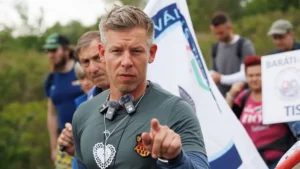 Bokrosi mélységeket ért el a Tisza Párt baloldali megszorítócsomagja a családtámogatási rendszer visszanyesésének tervével