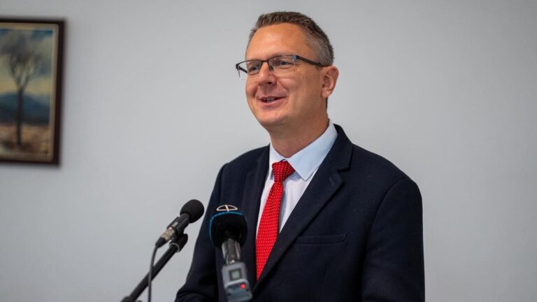 Jövő februárban érkezik a fegyverpénz + videó