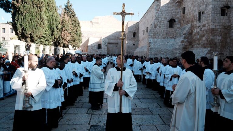 Betlehembe érkezett az éjféli misére a latin pátriárka