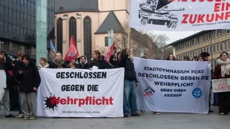 A német fiatalok segélykiáltása: Nem kérünk a sorkatonaságból!