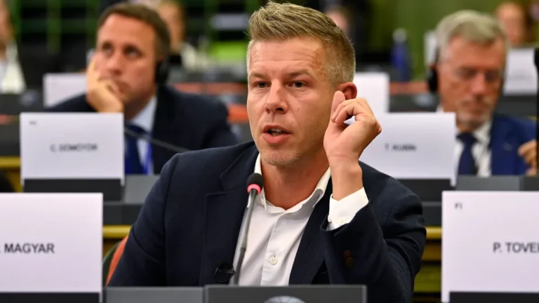 Kocsis Máté: Kiöntött a hazugság a Tiszából – avagy a Tisza-csomag szappanoperája