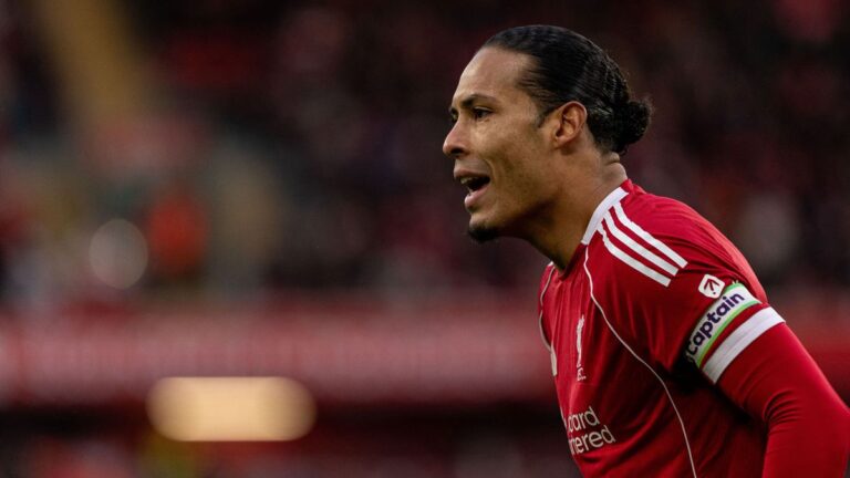 Van Dijk hét éve vár a karácsonyi ajándékára, most végre megkapja + videó