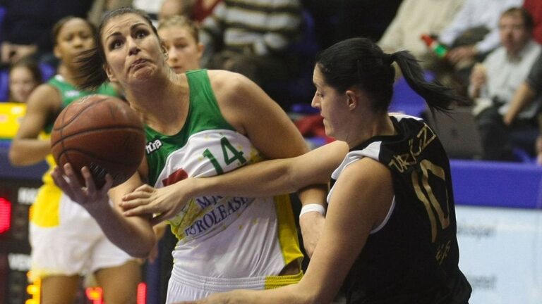 Iszonyatos botrány tör ki, ha nem játsszák le az évezred mérkőzését