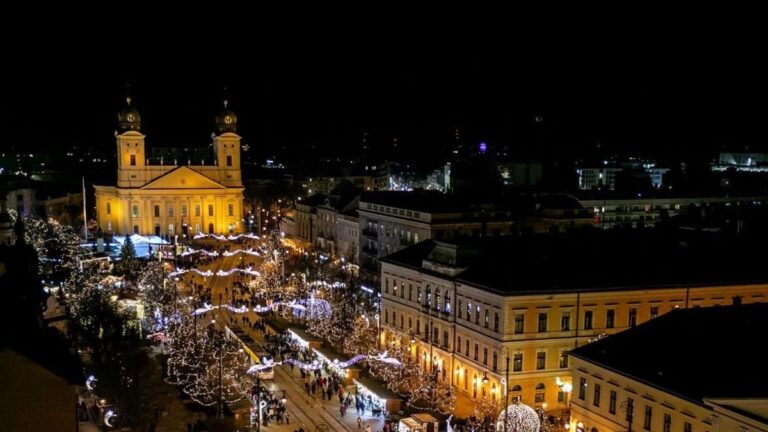 Hungarian Christmas Market Among Europe’s Most Beautiful