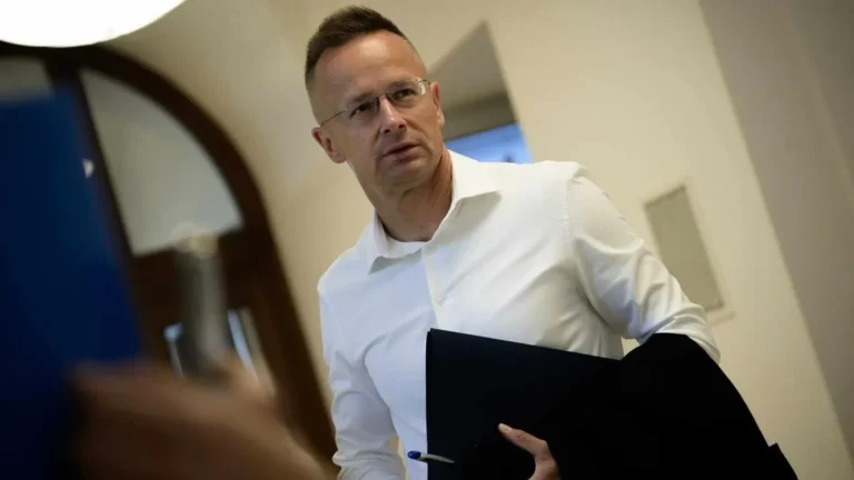 Szijjártó Péter: Az utóbbi évek brüsszeli döntései mind tovább mélyítették a háborús veszélyt