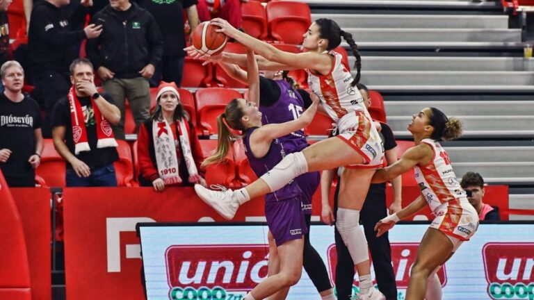 Kiborultak és egymásnak estek a bajnokcsapat szurkolói