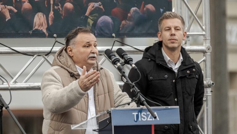 Magyar Péter: Háromszázezren írtak alá a Gajdos Lászlót támogató petíciót