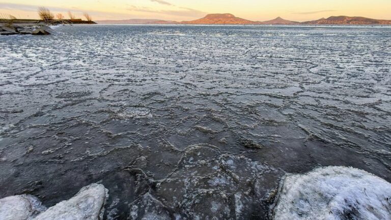 Elkezdett befagyni a Balaton
