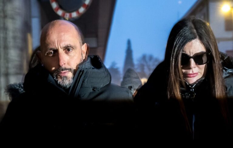 Letartóztatták a svájci bár tulajdonosát, ahol 40 fiatal halt meg a szilveszteri tűzvészben