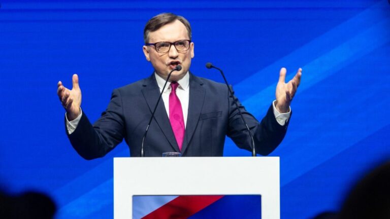 A körözött volt lengyel igazságügyi miniszter Magyar Péternek: Nem én vagyok a probléma, hanem az olyan emberek, mint ön és Donald Tusk