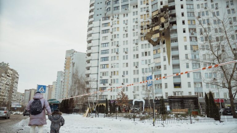 Megint Ukrajna energiahálózatát lőtték az oroszok, az áramszolgáltatás az ország egy részében összeomlott