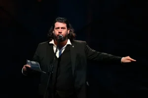 Puzsér Róbert szerint a vendégei bőrkabátos idegeneket láttak a lakásában