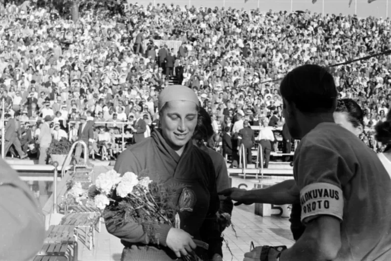 A világklasszis magyar úszónő, akinek a szerelmét a vasfüggöny sem tudta feltartóztatni