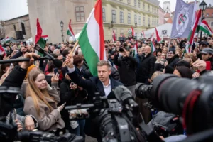 Hárommilliárd forint támogatást gyűjtöttek tavaly Magyar Péterék, a Tisza megszigorítaná a pártfinanszírozásokat