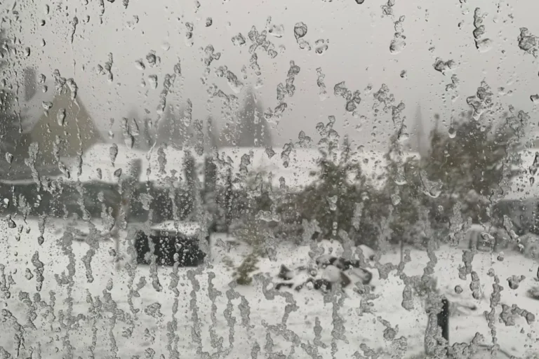 Havazás, ónos eső nehezíti a közlekedést, számtalan vonat kimarad, sok település nem érhető el busszal