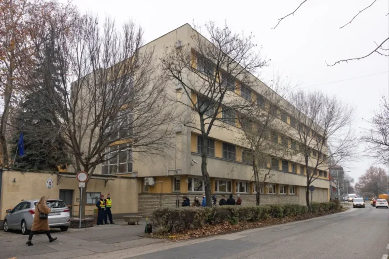 Még három hónapig letartóztatásban marad a Szőlő utcai javítóintézet korábbi megbízott igazgatója