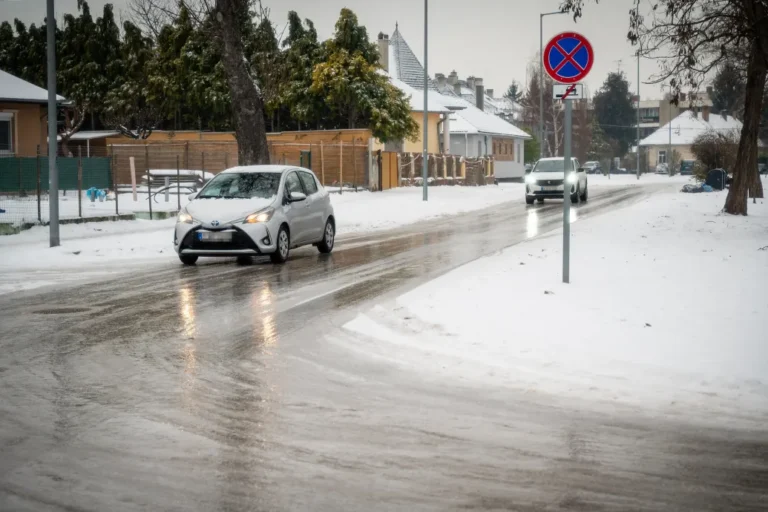 Ezek a vezetési hibák okozzák a legtöbb balesetet az ónos esőben