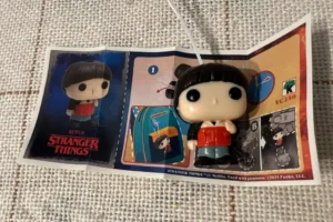 Már a Lego- és Kinder Joy-csereberecsoportokban is csalók garázdálkodnak