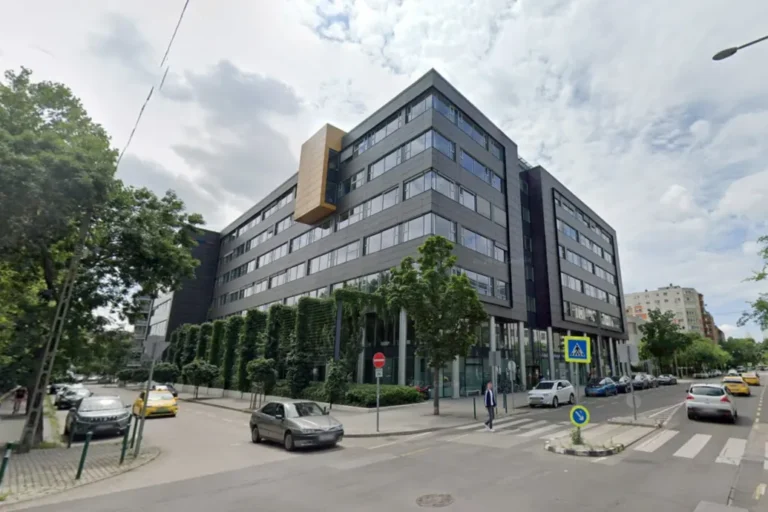 A Fidesz-kampány technikai hátterét adó cég működtetheti a fideszes kamuprofil-hálózatot a Facebookon