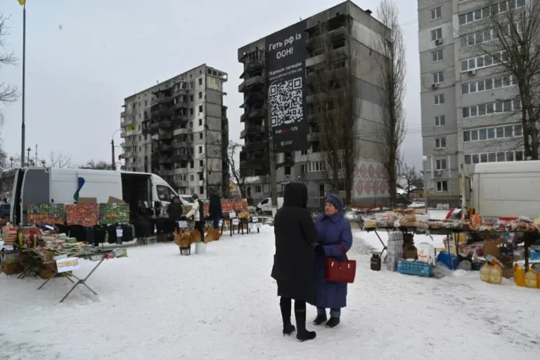 Annyira lehúzza az ukrán gazdaságot a háború, hogy minden ukrán legalább évi 330 ezer forintnyi összeget veszít miatta