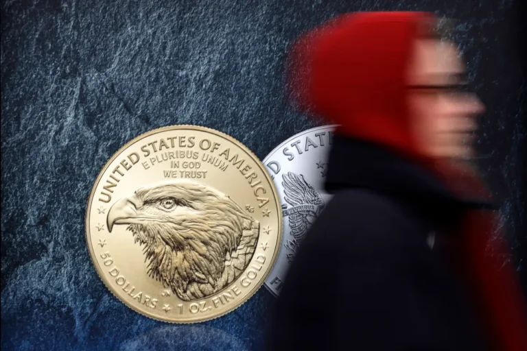 Az ezüst ára 30 százalékot, az arany ára 10 százalékot zuhant pénteken