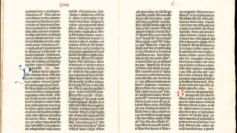 Egy ritka Gutenberg-biblia lapjára bukkantak a Széchényi Könyvtárban