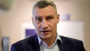 Vitalij Klicsko: Aki teheti, hagyja el Kijevet