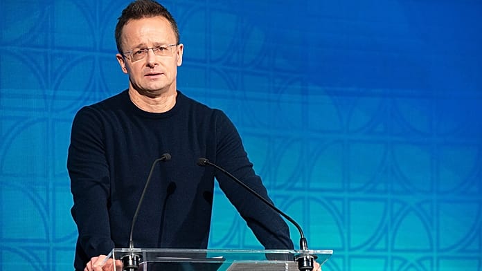 Bekérette az ukrán külügy a kijevi magyar nagykövetet