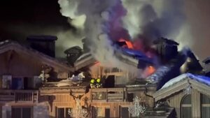 Tűzvész a courcheveli Grandes Alpes hotelben, több száz embert evakuáltak