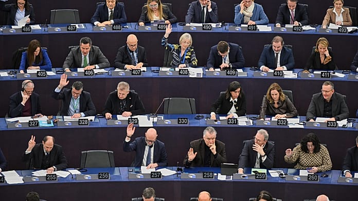 Az Európai Parlament Grönland miatt leállította az amerikai kereskedelmi megállapodást